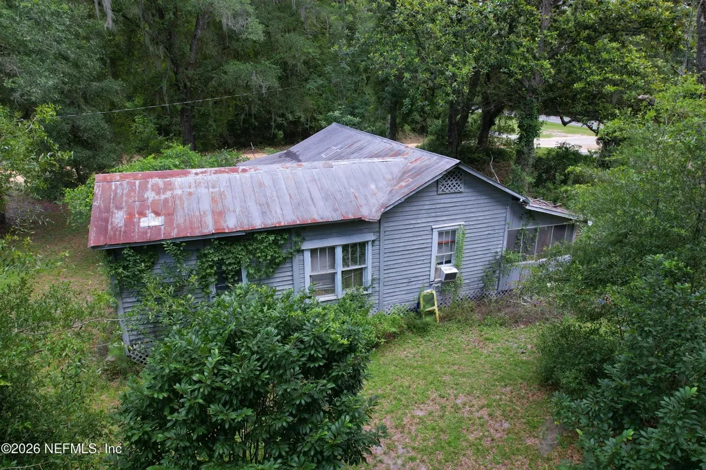 111 Savel Road Florahome FL 32140