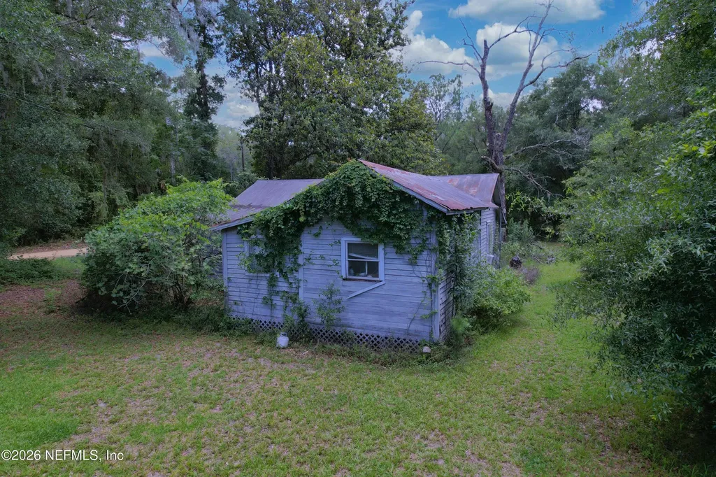 111 Savel Road Florahome FL 32140