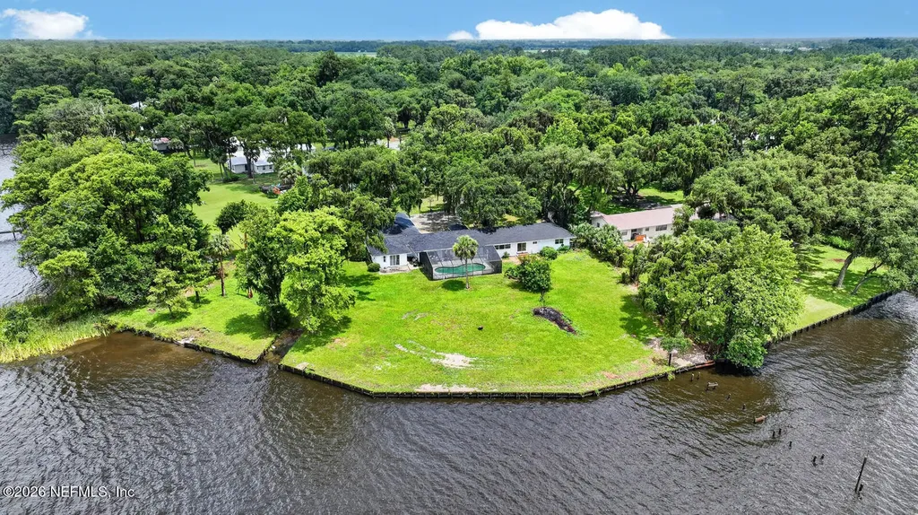 157 W Grandview Drive East Palatka FL 32131