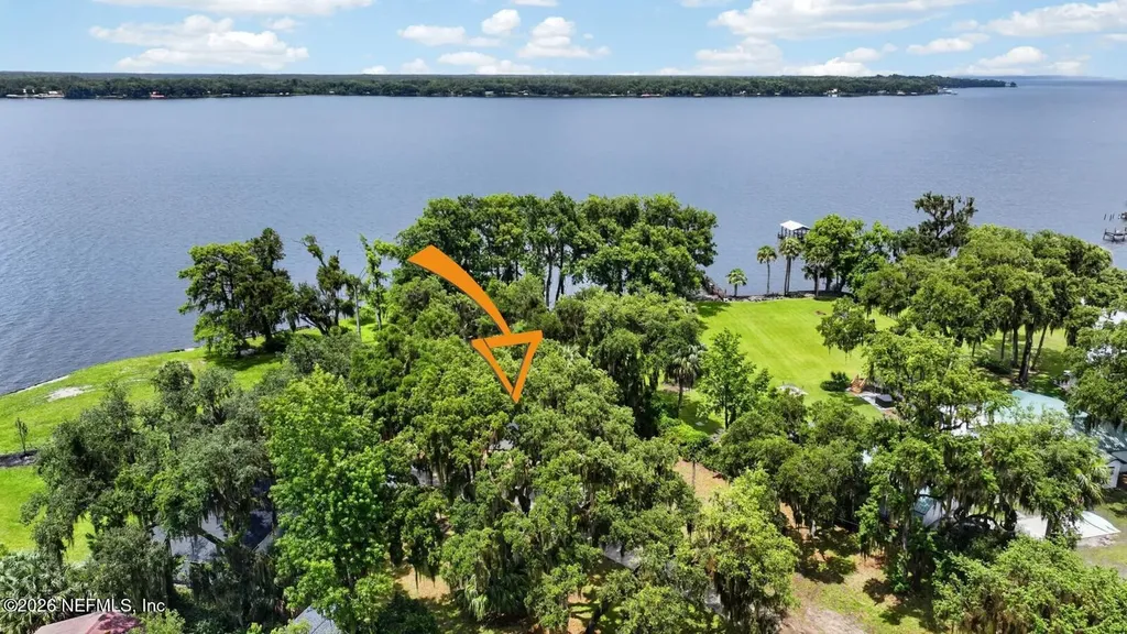 157 W Grandview Drive East Palatka FL 32131