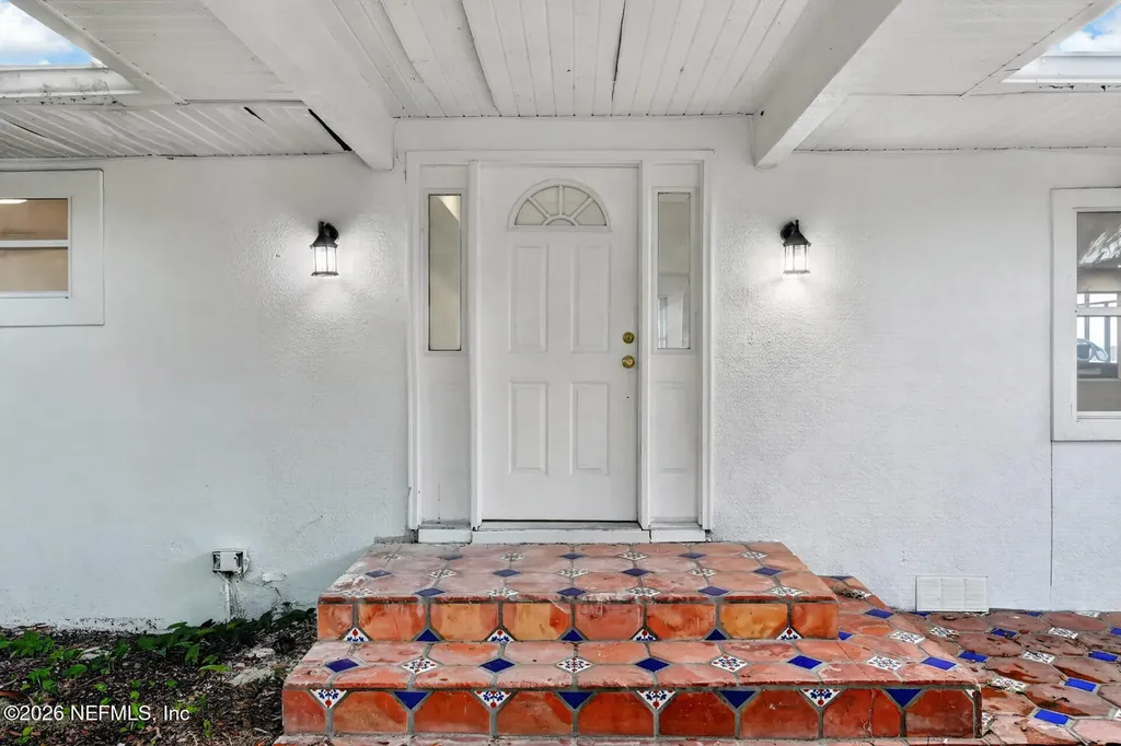 157 W Grandview Drive East Palatka FL 32131