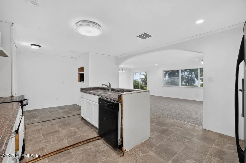 157 W Grandview Drive East Palatka FL 32131