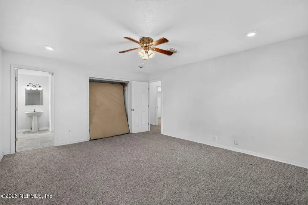 157 W Grandview Drive East Palatka FL 32131