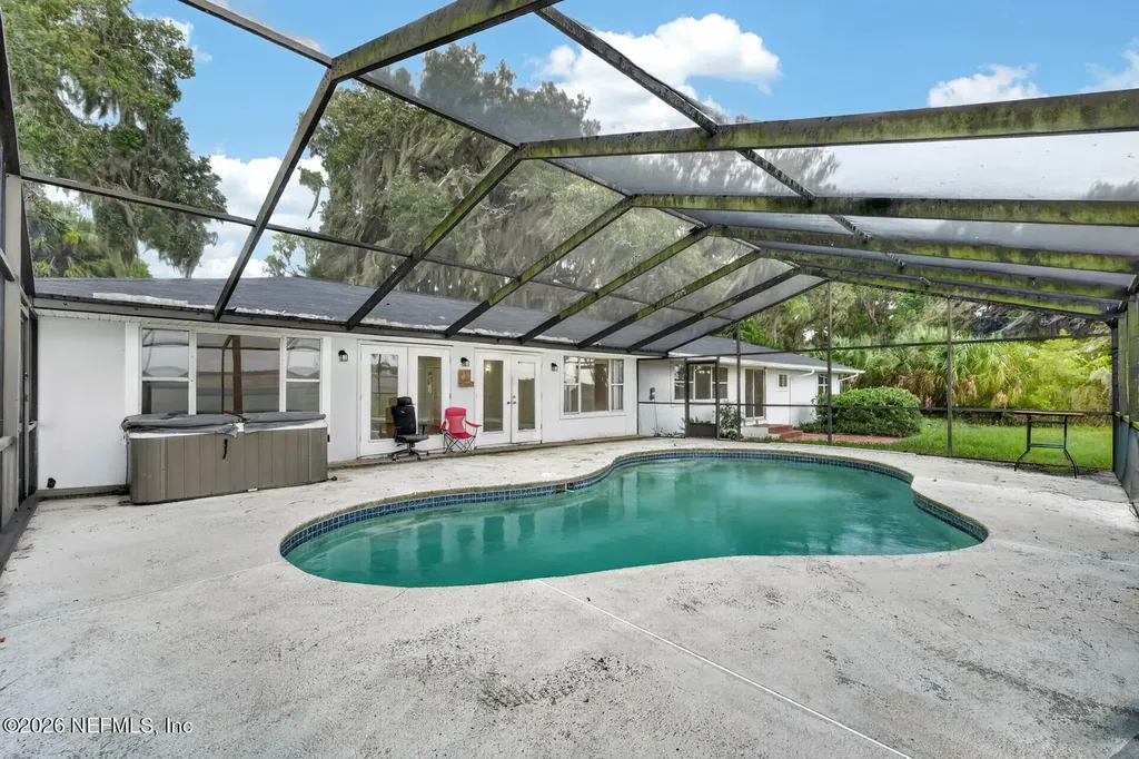 157 W Grandview Drive East Palatka FL 32131