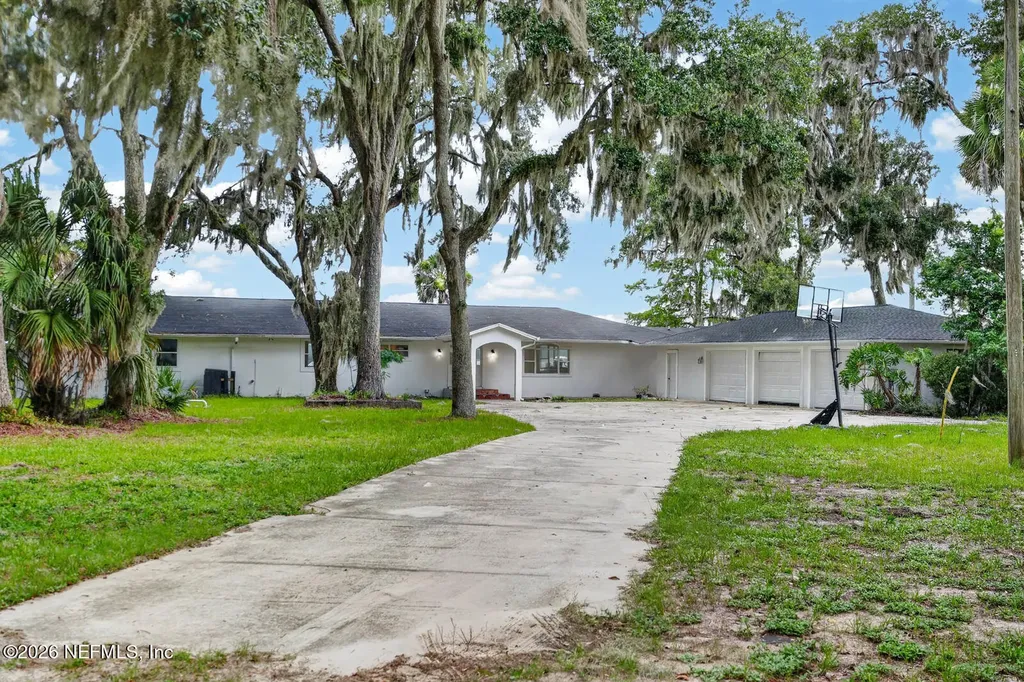 157 W Grandview Drive East Palatka FL 32131