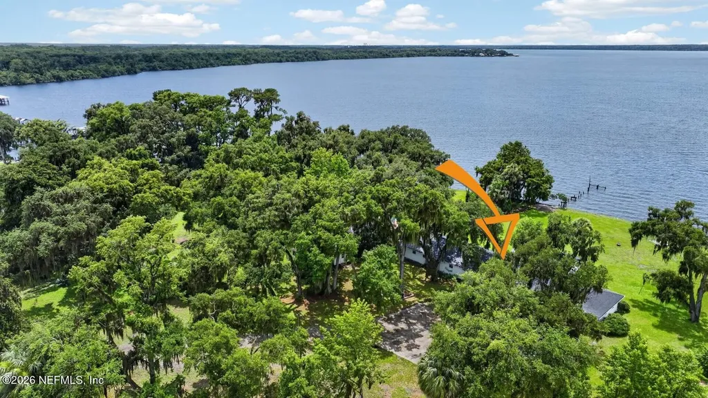 157 W Grandview Drive East Palatka FL 32131