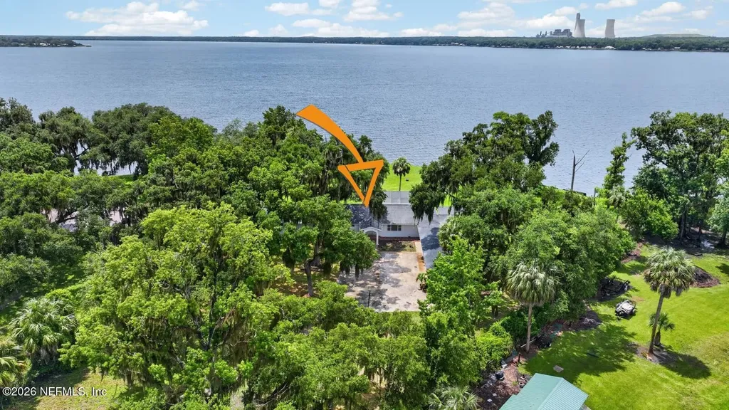 157 W Grandview Drive East Palatka FL 32131