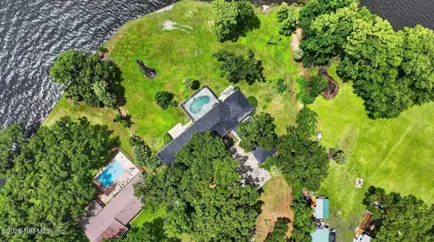 157 W Grandview Drive East Palatka FL 32131