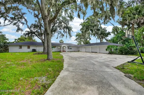 157 W Grandview Drive East Palatka FL 32131