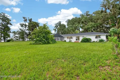 157 W Grandview Drive East Palatka FL 32131