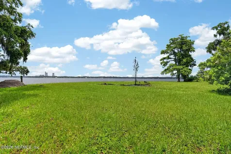 157 W Grandview Drive East Palatka FL 32131