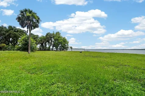 157 W Grandview Drive East Palatka FL 32131