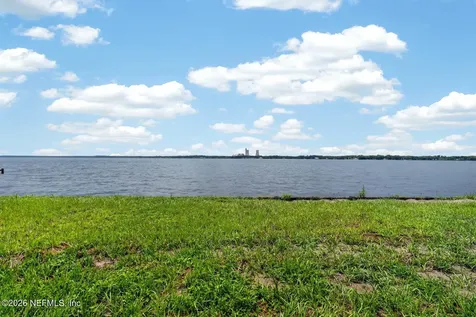 157 W Grandview Drive East Palatka FL 32131