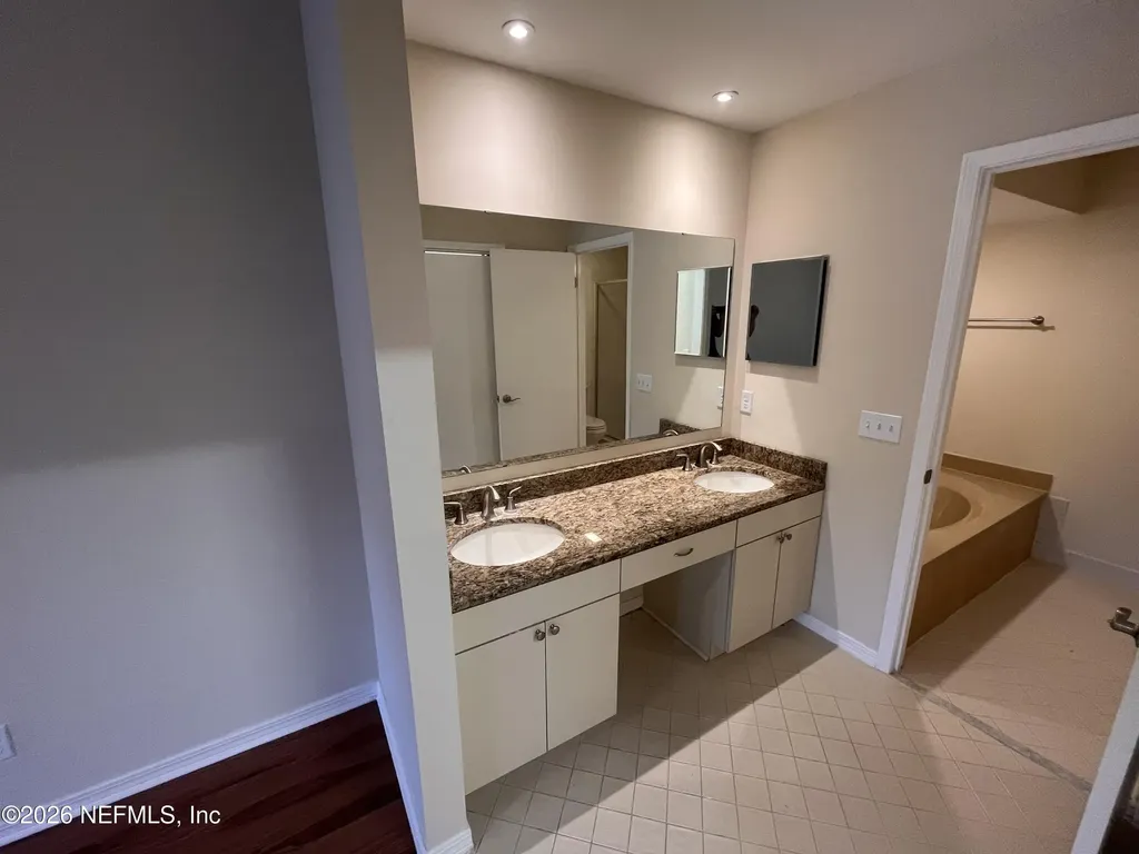 3820 Lavista Circle Jacksonville FL 32217