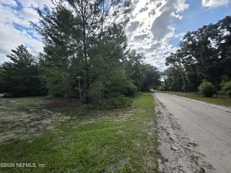 100 Quail Acre Road Pomona Park FL 32181