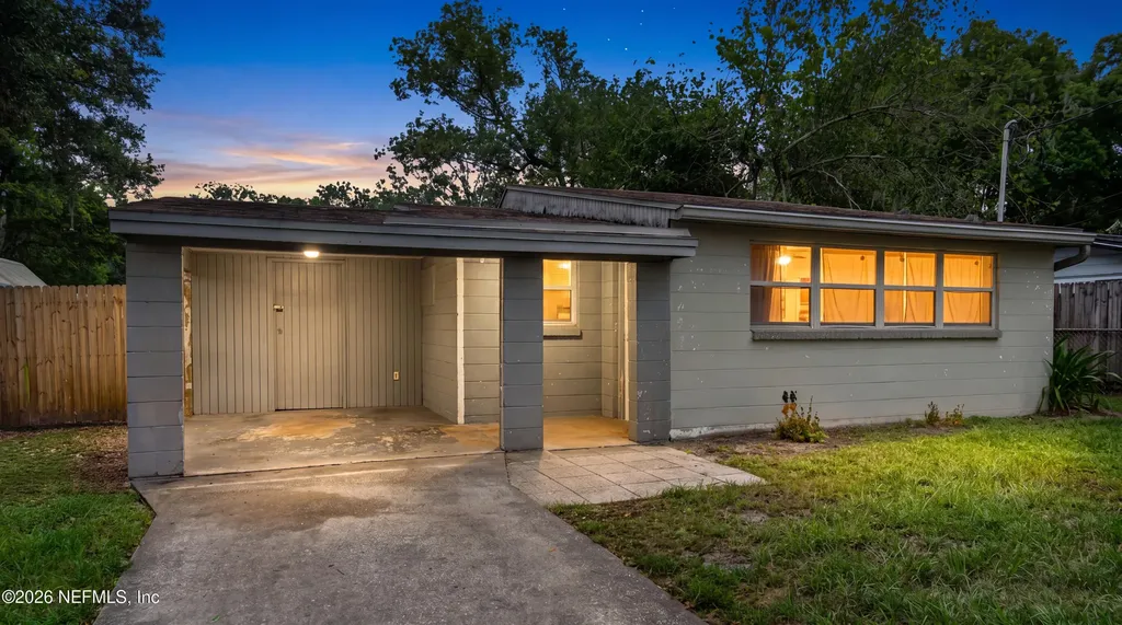 7933 Berry Avenue Jacksonville FL 32211