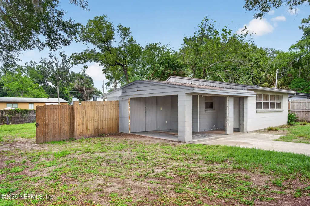 7933 Berry Avenue Jacksonville FL 32211