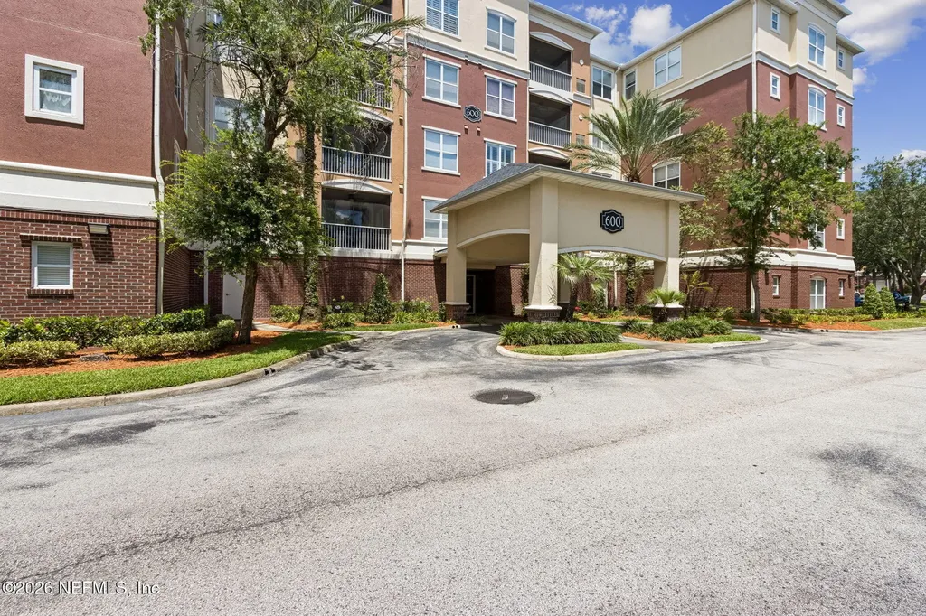 4480 Deerwood Lake Parkway Jacksonville FL 32216