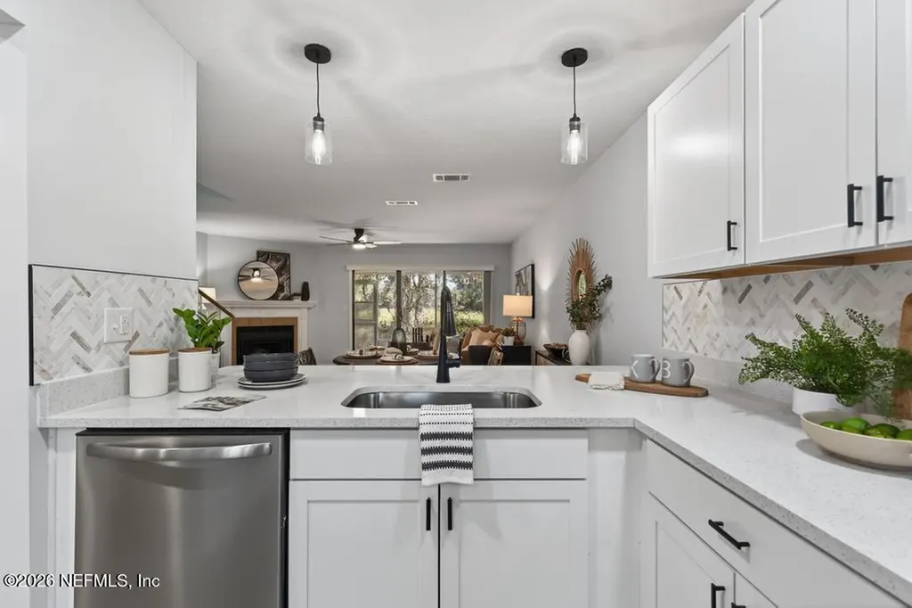 7701 Baymeadows Circle W Jacksonville FL 32256