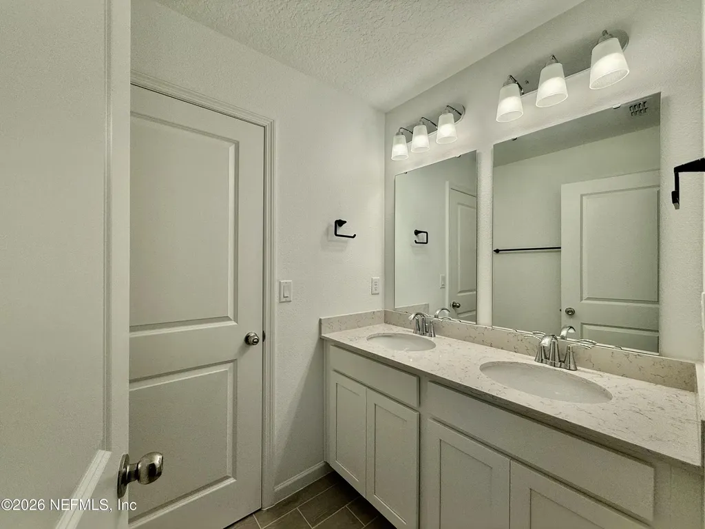 4033 Haydon Burns Place Jacksonville FL 32217