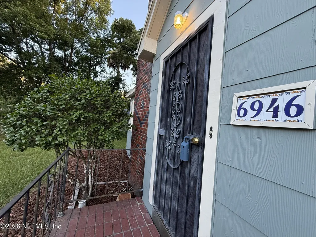 6946 Oakwood Street Jacksonville FL 32208