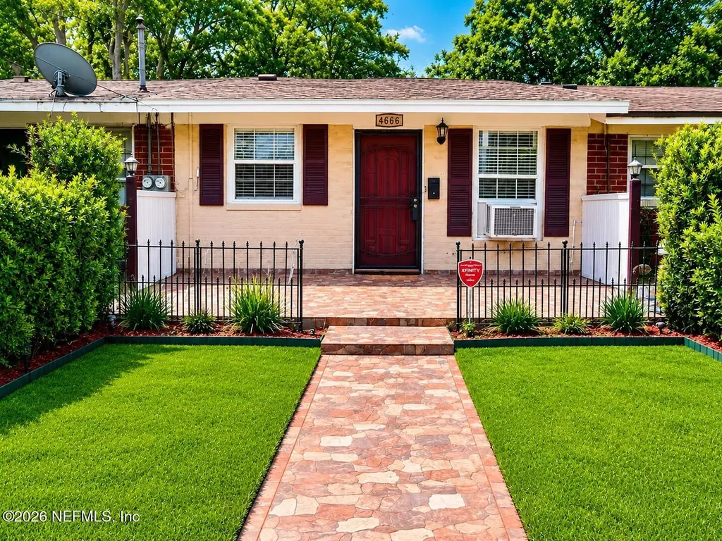4666 Ken Knight Drive N Jacksonville FL 32209