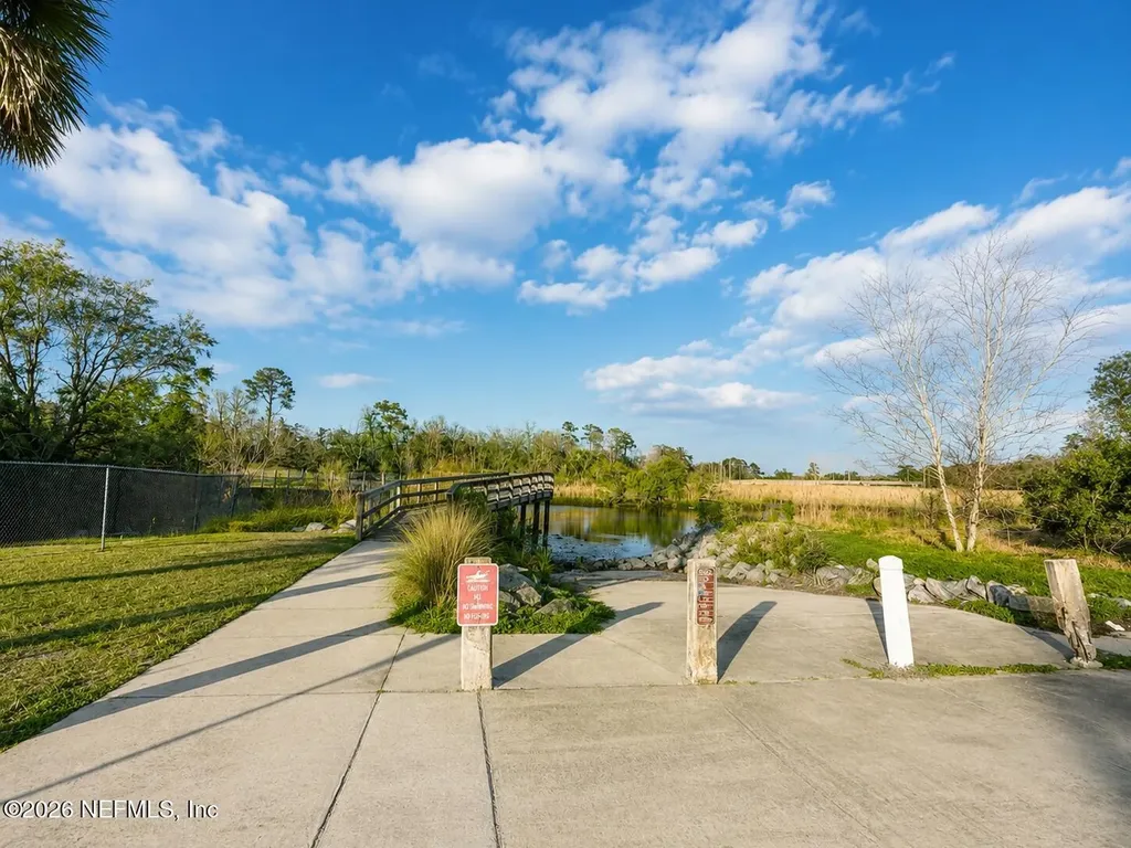 4666 Ken Knight Drive N Jacksonville FL 32209