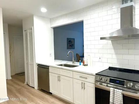 3123 Courtney Woods Lane W Jacksonville FL 32224