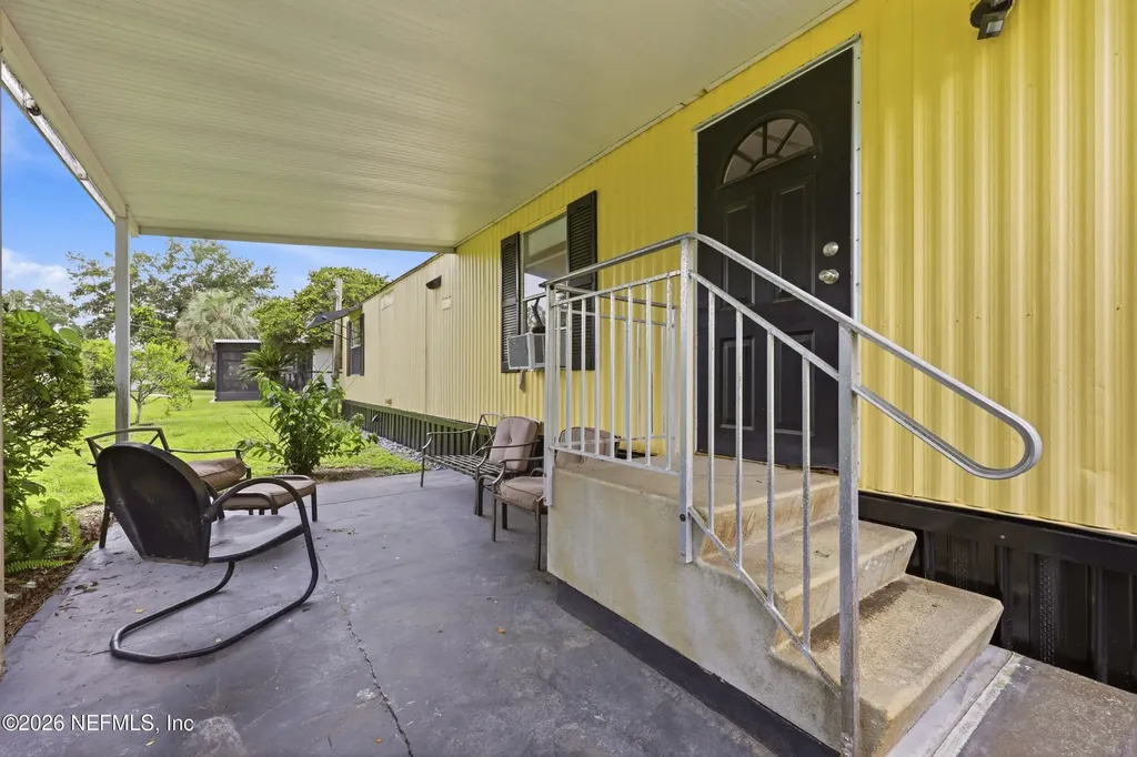 101 Waterway Avenue Satsuma FL 32189