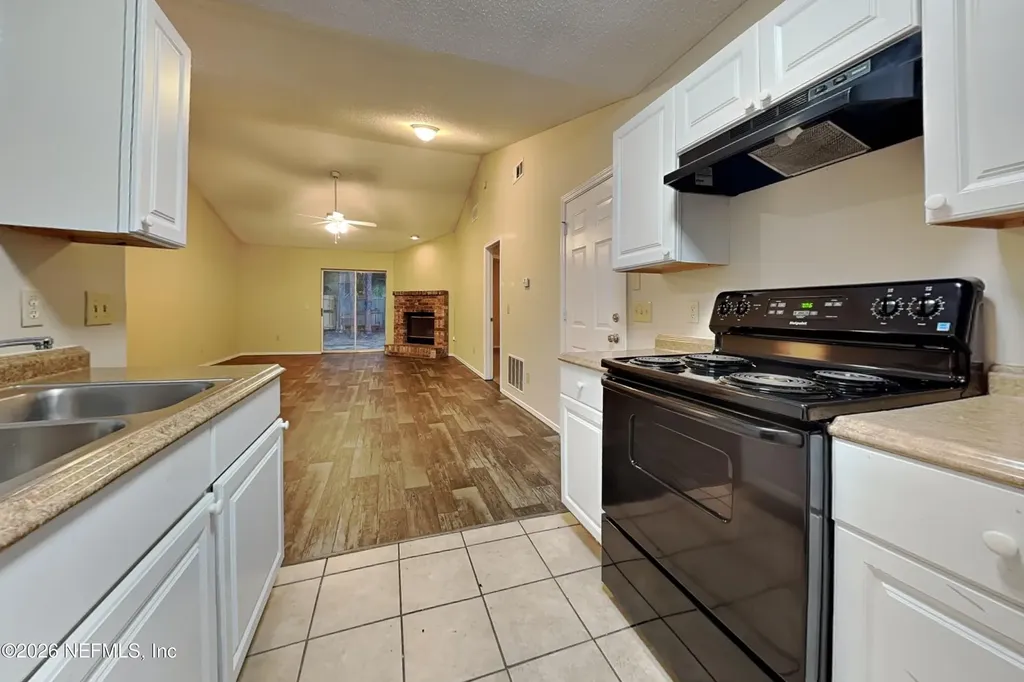11332 Island Shore Drive W Jacksonville FL 32218