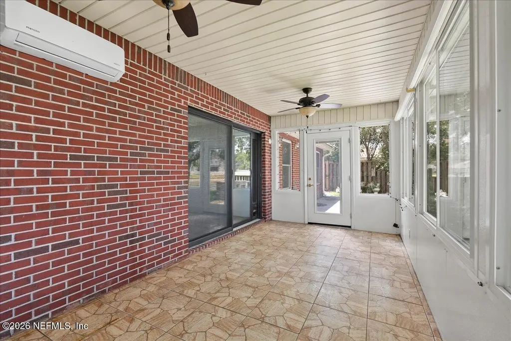 7366 Hawks Cliff Drive W Jacksonville FL 32222