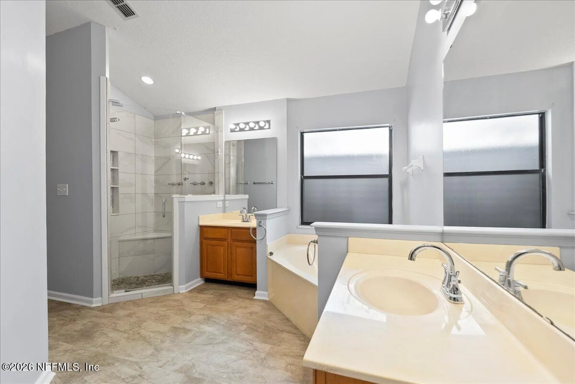 7366 Hawks Cliff Drive W Jacksonville FL 32222