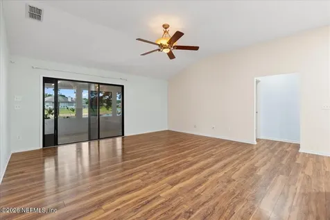 7366 Hawks Cliff Drive W Jacksonville FL 32222