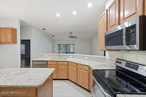 7366 Hawks Cliff Drive W Jacksonville FL 32222