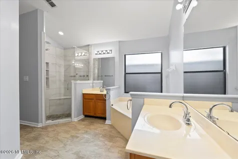 7366 Hawks Cliff Drive W Jacksonville FL 32222