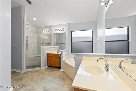 7366 Hawks Cliff Drive W Jacksonville FL 32222