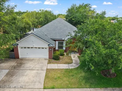 7366 Hawks Cliff Drive W Jacksonville FL 32222