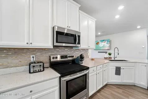 7233 Calamint Avenue Jacksonville FL 32219