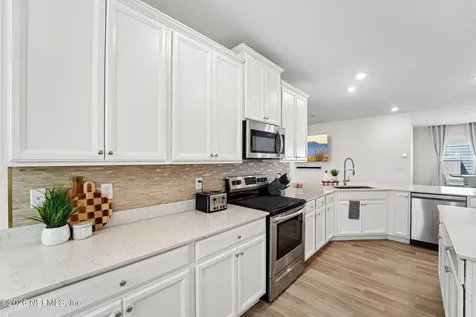 7233 Calamint Avenue Jacksonville FL 32219