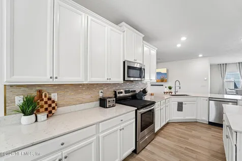 7233 Calamint Avenue Jacksonville FL 32219