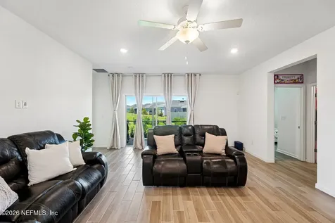 7233 Calamint Avenue Jacksonville FL 32219