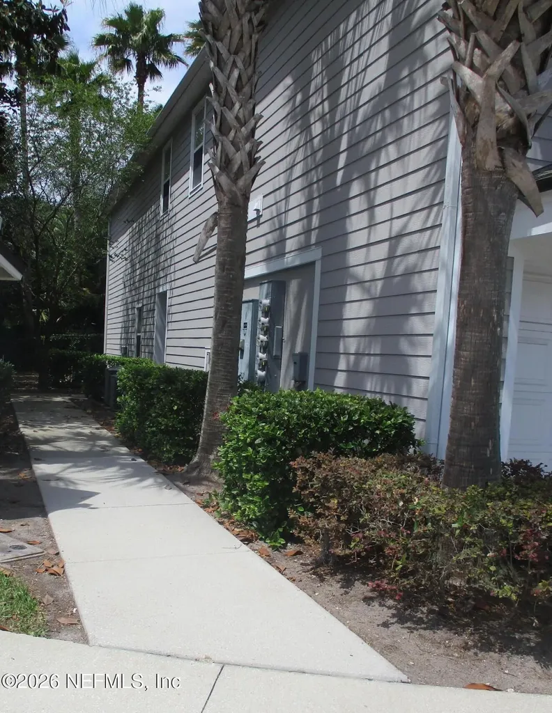 8196 Cabin Lake Circle Jacksonville FL 32256