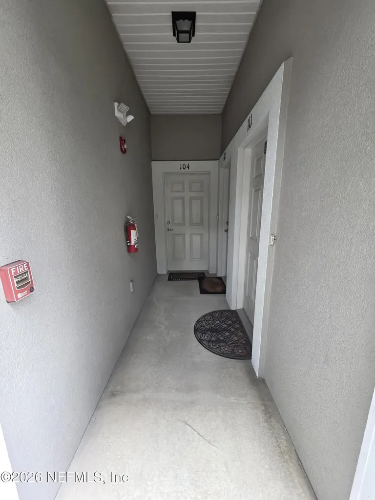 8196 Cabin Lake Circle Jacksonville FL 32256