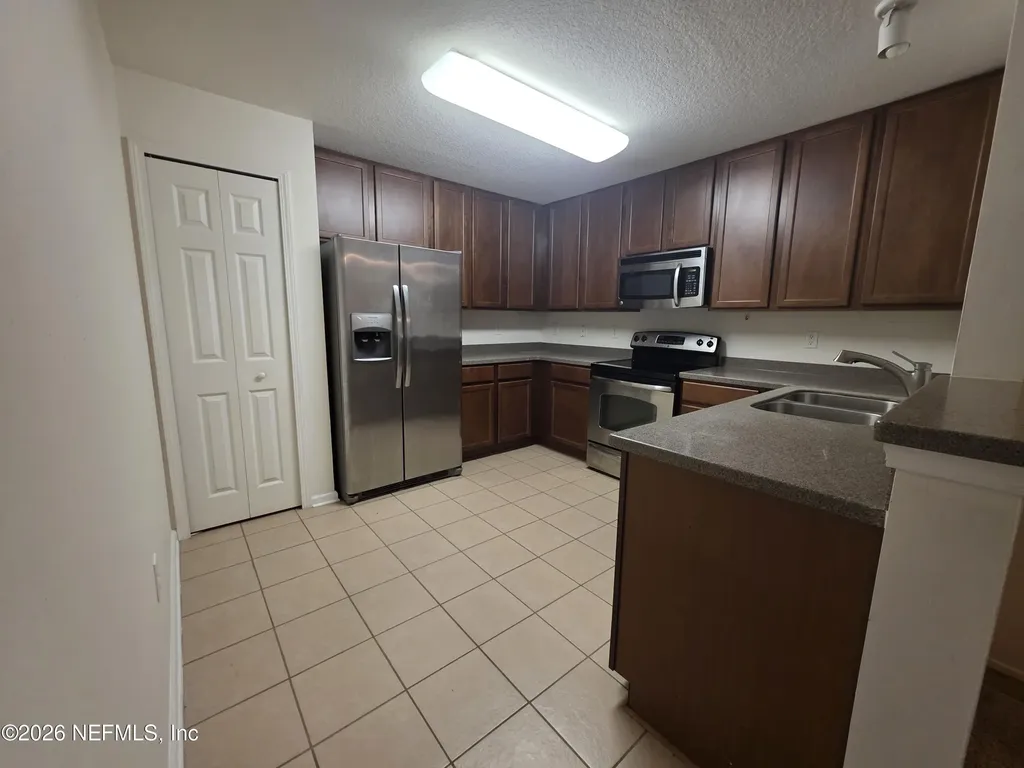 8196 Cabin Lake Circle Jacksonville FL 32256