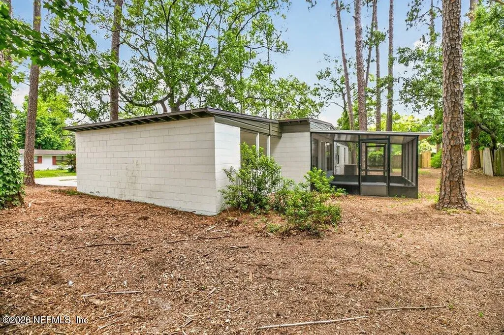 4266 Springwood Road Jacksonville FL 32207