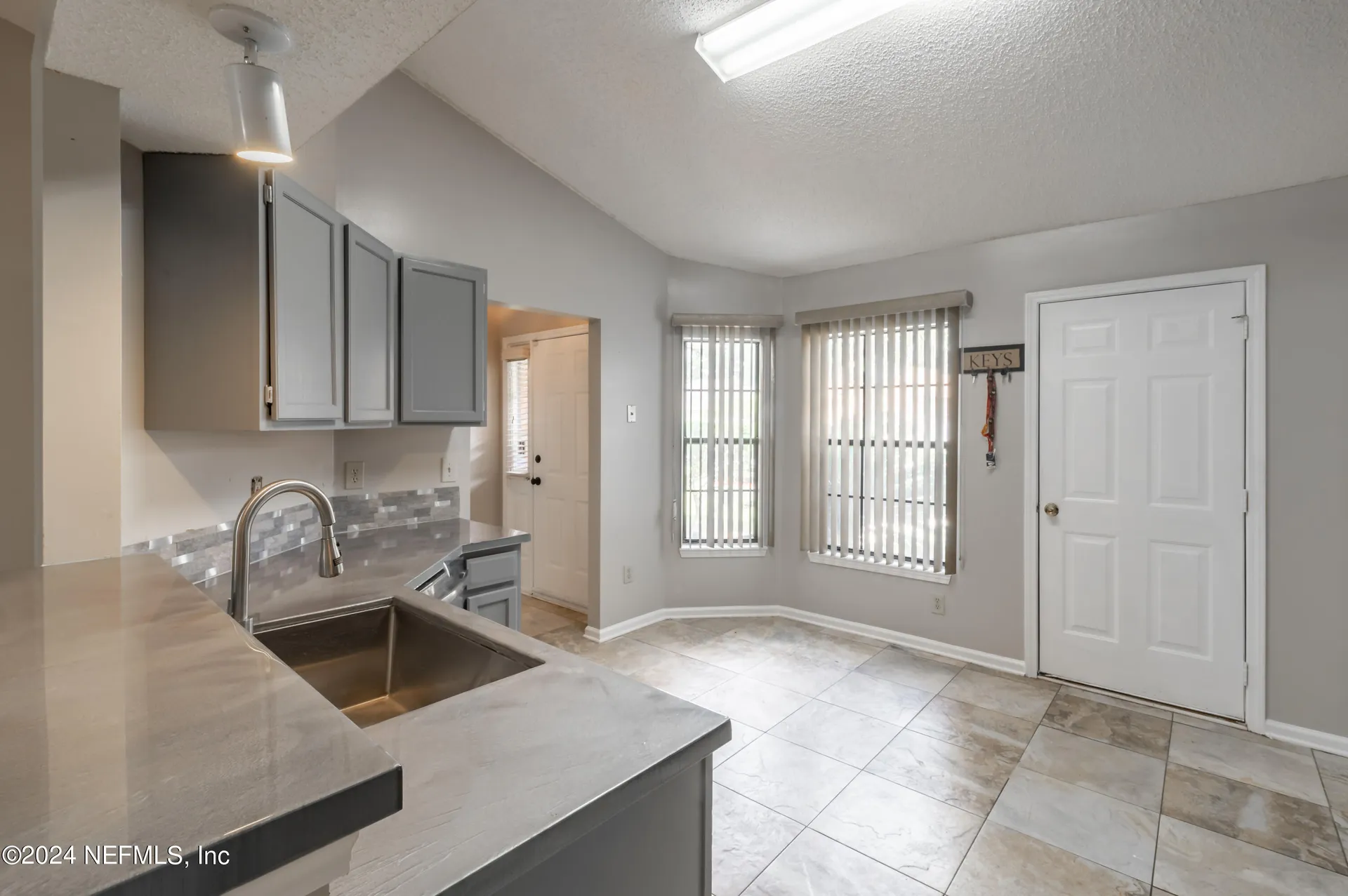 1736 Daytona Lane Jacksonville FL 32218