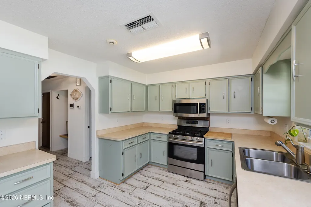 220 Yorktowne Drive Daytona Beach FL 32119