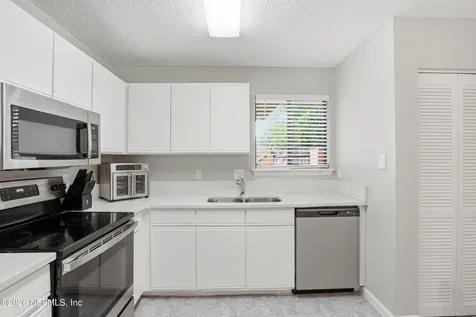 8133 Morristown Trail Jacksonville FL 32244