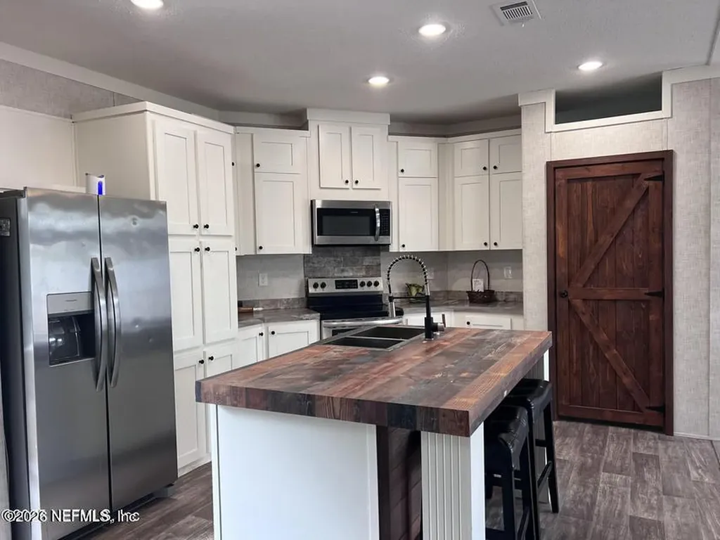 11466 Sr 51 Live Oak FL 32060