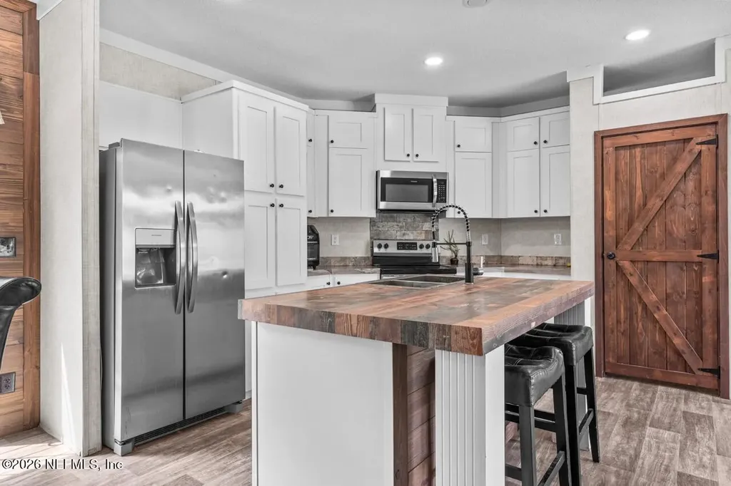11466 Sr 51 Live Oak FL 32060